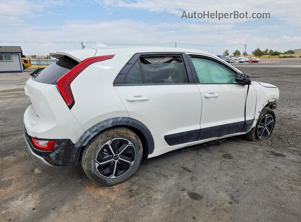 KNDCP3LE4T5328594 2026 KIA NIRO White Trasero derecho