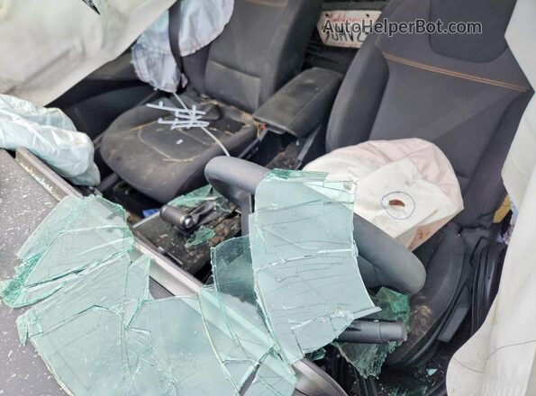 KNDCP3LE4T5328594 2026 KIA NIRO White Vista del cuadro de instrumentos