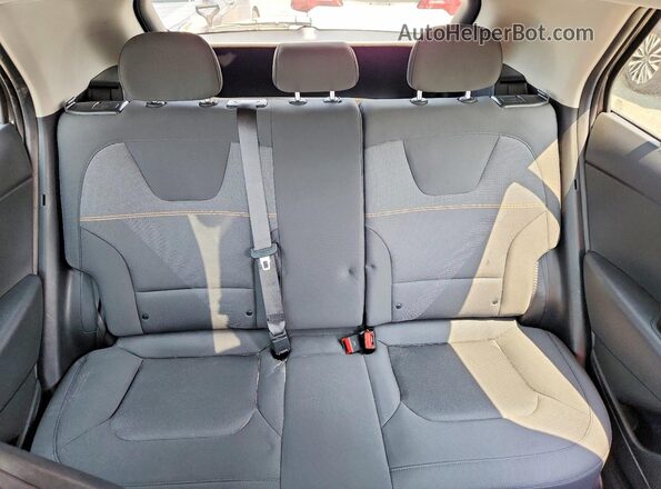 KNDCP3LE4T5330748 2026 KIA NIRO Gray Հետևի նստատեղերի տեսք
