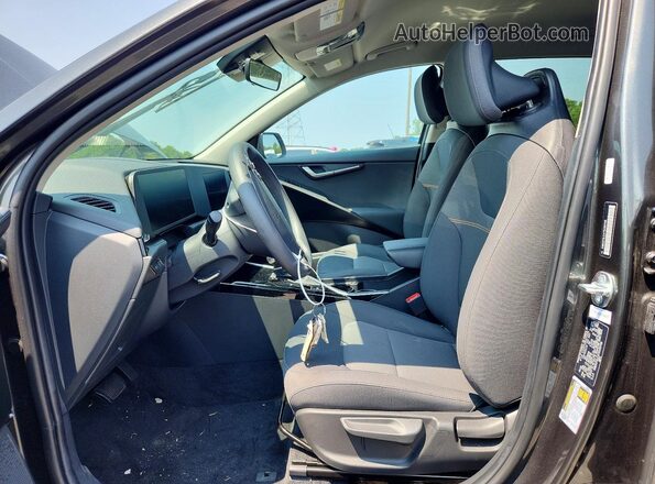 KNDCP3LE4T5330748 2026 KIA NIRO Gray Սալոնի դիմացի տեսք