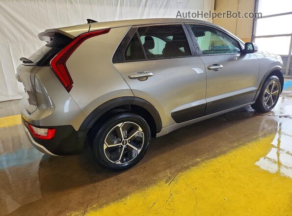 KNDCP3LE5T5320410 2026 KIA NIRO Gray უკანა მარჯვენა