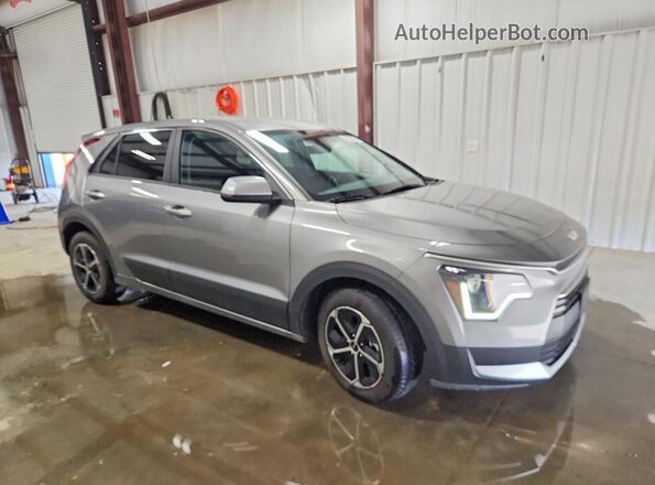 KNDCP3LE5T5341838 2026 KIA NIRO Silver Front right
