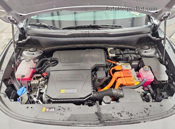 KNDCP3LE5T5341838 2026 KIA NIRO Silver Rear interior view