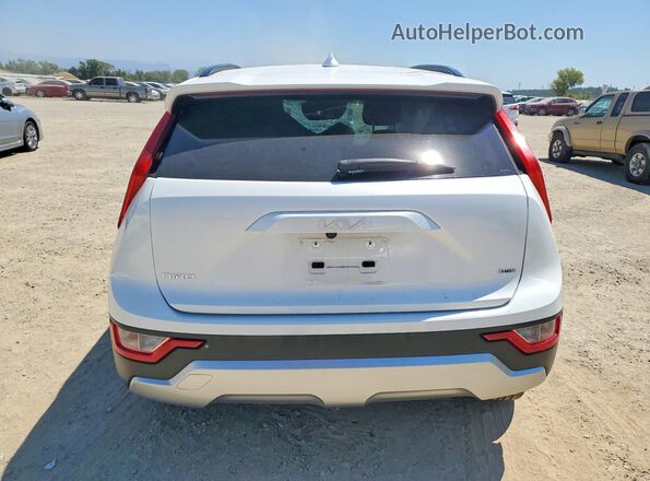 KNDCP3LE6P5084968 2023 KIA NIRO White უკანა ხედი