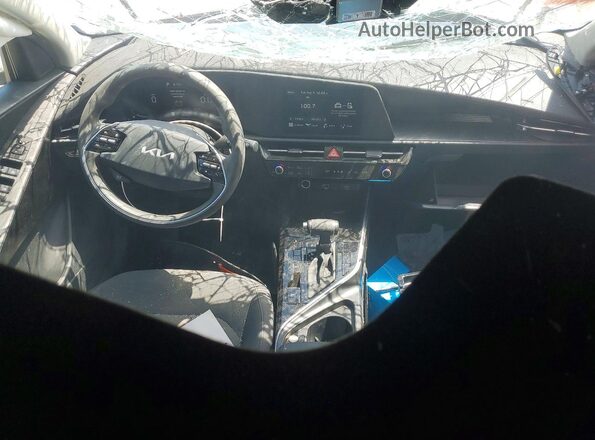 KNDCP3LE6P5084968 2023 KIA NIRO White წინა პანელის ხედი