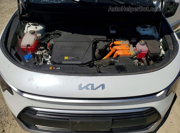 KNDCP3LE6P5084968 2023 KIA NIRO White უკანა სალონის ხედი
