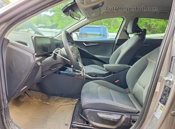 KNDCP3LE6P5087983 2023 KIA NIRO Silver Սալոնի դիմացի տեսք