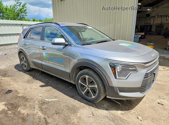 KNDCP3LE6P5087983 2023 KIA NIRO Silver Առջևի աջ