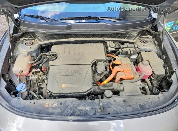 KNDCP3LE6P5087983 2023 KIA NIRO Silver Շարժիչի բաժամունքի տեսք