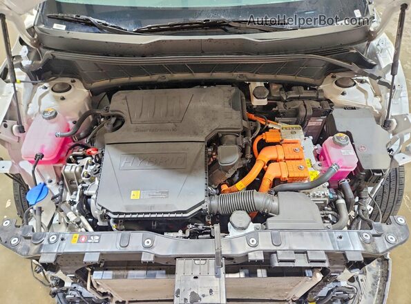 KNDCP3LE6T5318150 2026 KIA NIRO White Vista del compartimento del motor