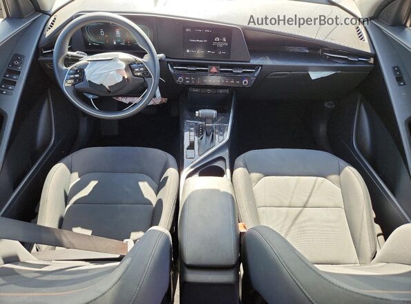 KNDCP3LE6T5318844 2026 KIA NIRO Gray Widok deski rozdzielczej