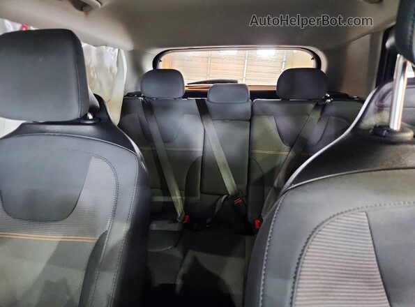 KNDCP3LE6T5319802 2026 KIA NIRO Gray Vista de los asientos traseros