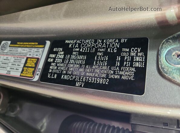 KNDCP3LE6T5319802 2026 KIA NIRO Gray Vista de la etiqueta del VIN