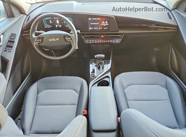 KNDCP3LE6T5331013 2026 KIA NIRO White წინა პანელის ხედი