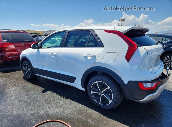 KNDCP3LE6T5340942 2026 KIA NIRO White Tył prawy