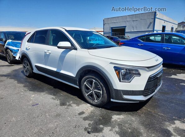 KNDCP3LE6T5340942 2026 KIA NIRO White Widok z tyłu