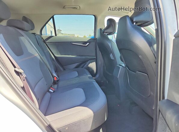KNDCP3LE6T5340942 2026 KIA NIRO White 