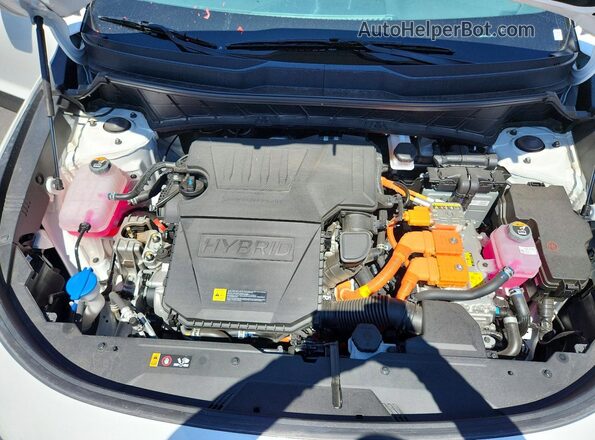 KNDCP3LE6T5340942 2026 KIA NIRO White 