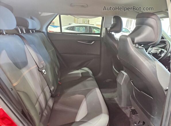 KNDCP3LE7T5324538 2026 KIA NIRO Red Vista de los asientos traseros