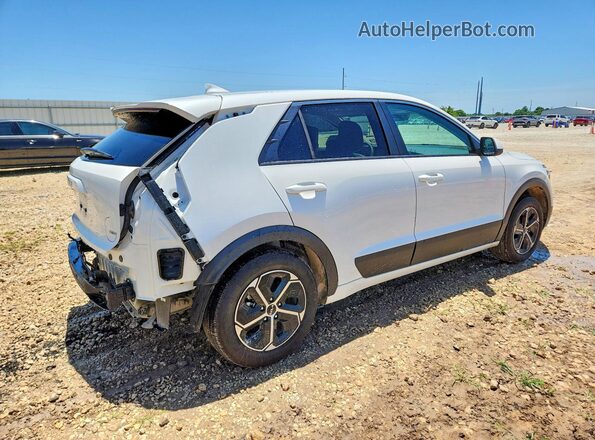 KNDCP3LE7T5328072 2026 KIA NIRO White Trasero derecho