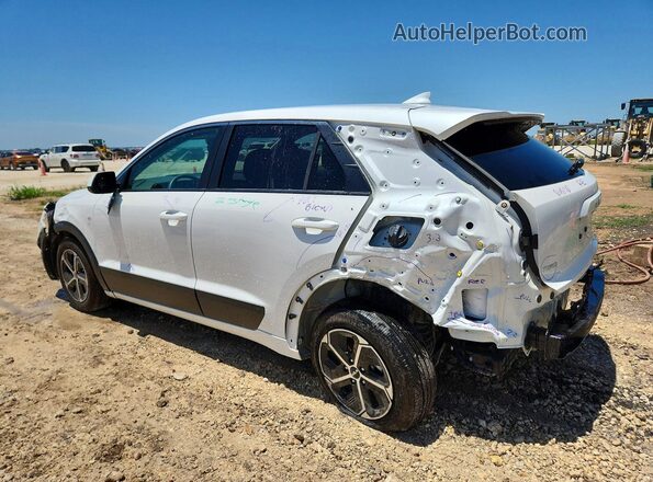 KNDCP3LE7T5328072 2026 KIA NIRO White Trasero izquierdo