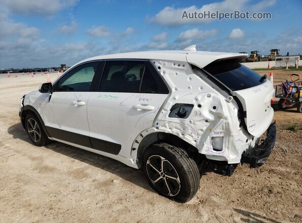 KNDCP3LE7T5328072 2026 KIA NIRO White 