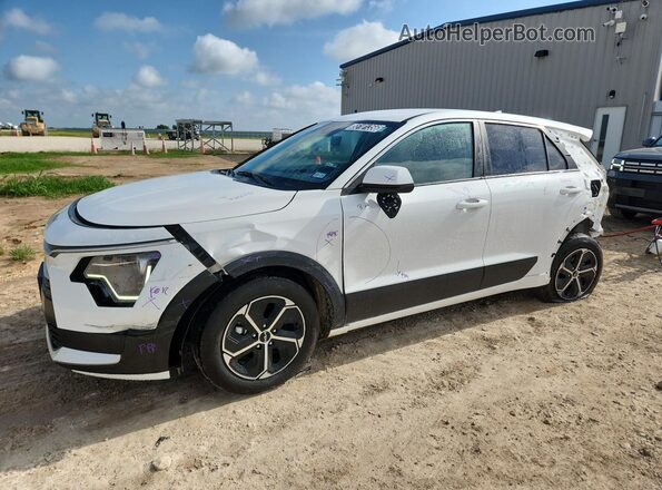KNDCP3LE7T5328072 2026 KIA NIRO White Vista interior de 360 grados