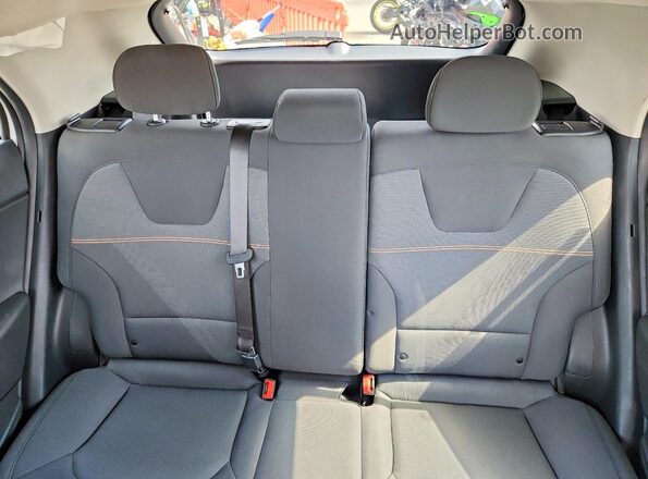 KNDCP3LE8S5304734 2025 KIA NIRO White უკანა სავარძლების ხედი