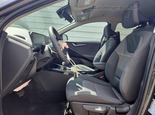 KNDCP3LE8T5330137 2026 KIA NIRO Charcoal Вид салону спереду