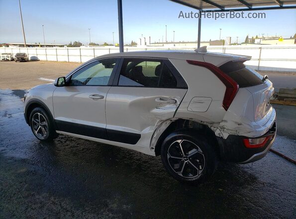 KNDCP3LE9S5305892 2025 KIA NIRO White Trasero izquierdo