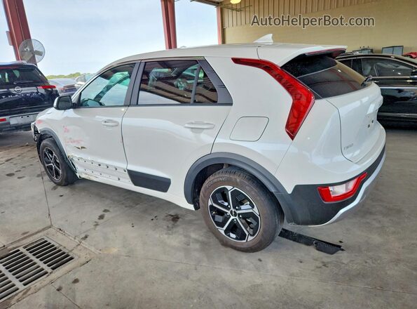 KNDCP3LEXT5318555 2026 KIA NIRO White Trasero derecho