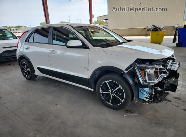 KNDCP3LEXT5318555 2026 KIA NIRO White 