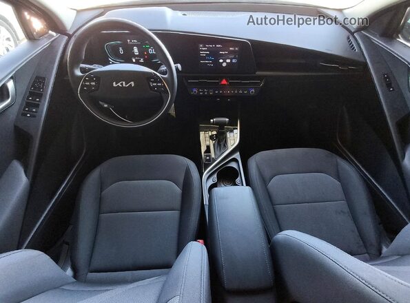 KNDCP3LEXT5321889 2026 KIA NIRO Silver Vista del salpicadero