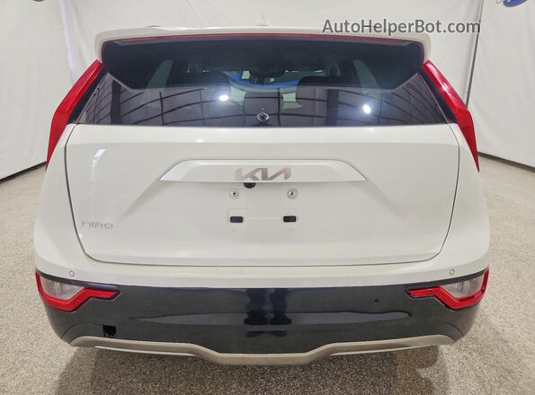 KNDCR3L10R5126934 2024 KIA NIRO Белый Вид сзади