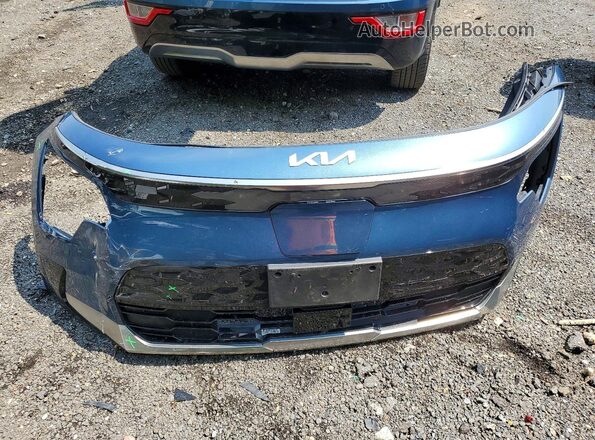 KNDCR3L14P5075192 2023 KIA NIRO Blue Vista del compartimento del motor