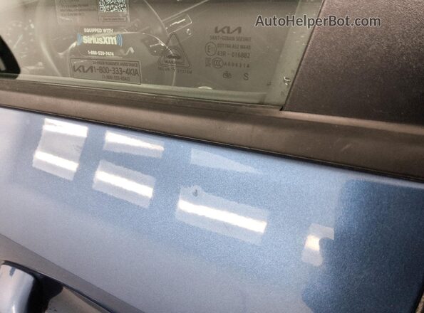 KNDCR3L17P5021370 2023 KIA NIRO Blue 