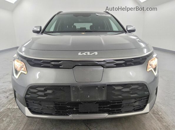 KNDCR3L17P5036600 2023 KIA NIRO Silver წინა ხედი