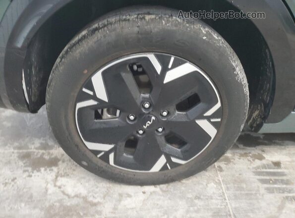 KNDCR3L17R5085637 2024 KIA NIRO Green 