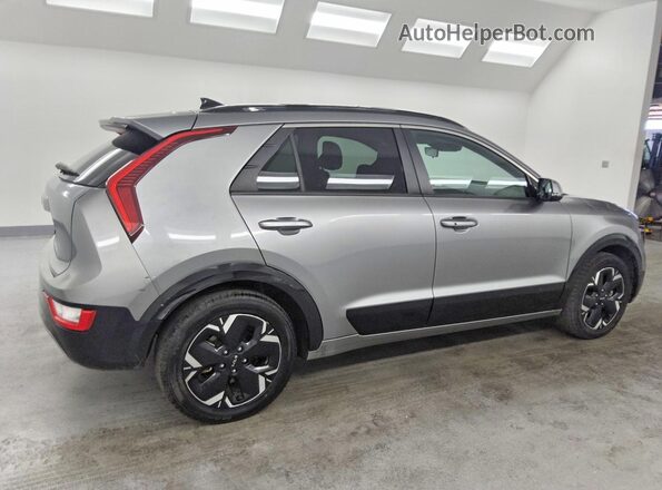 KNDCR3L18P5028599 2023 KIA NIRO Silver Задня права чверть