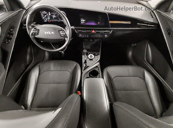 KNDCR3L18P5028599 2023 KIA NIRO Silver Вид панелі приладів