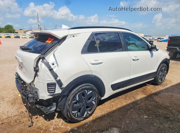 KNDCR3L18R5108231 2024 KIA NIRO White Задня права чверть