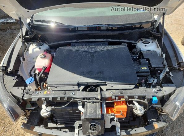 KNDCR3L18R5108231 2024 KIA NIRO White Вид підкапотного простору