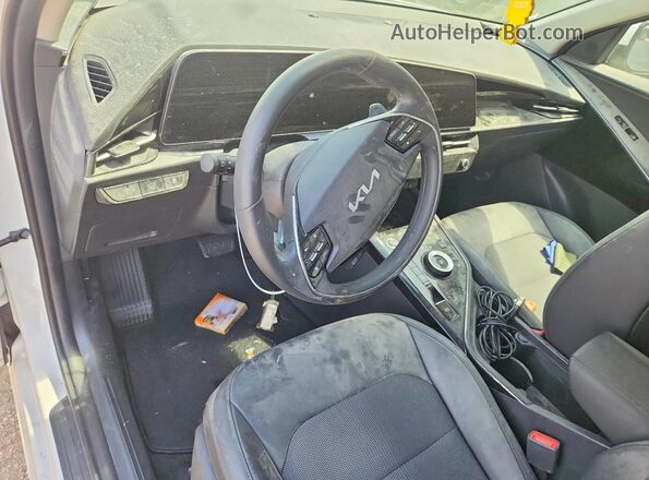 KNDCR3L18R5108231 2024 KIA NIRO White Вид панелі приладів