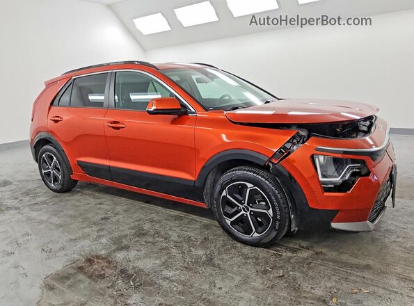 KNDCR3L1XP5025297 2023 KIA NIRO Orange Przód prawy