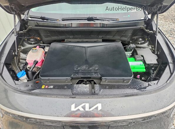 KNDCR3L1XR5094476 2024 KIA NIRO Gray Vista del compartimento del motor
