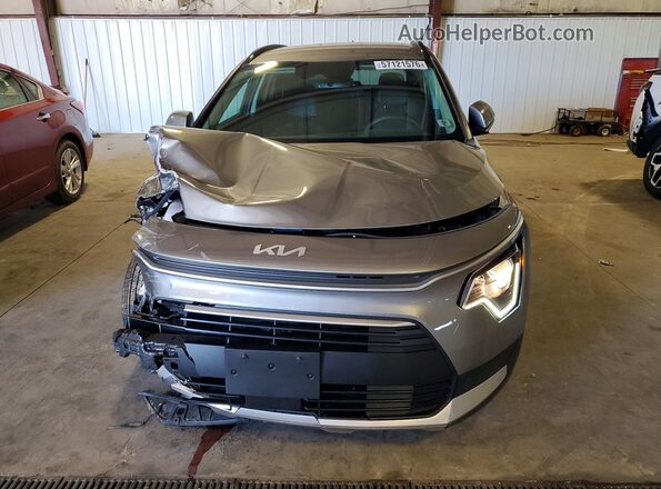 KNDCR3LE0S5282173 2025 KIA NIRO Gray Front view
