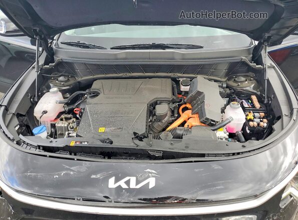 KNDCR3LE1T5319197 2026 KIA NIRO Black Vista del compartimento del motor