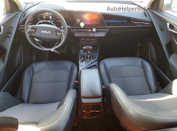 KNDCR3LE5P5047906 2023 KIA NIRO White Dashboard view