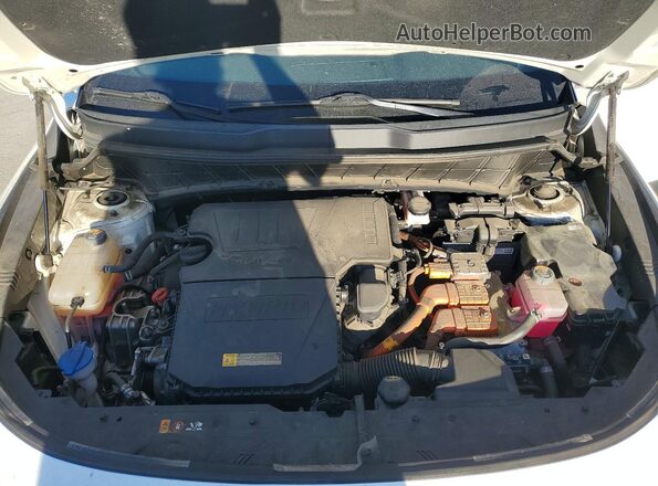 KNDCR3LE5P5047906 2023 KIA NIRO White Rear interior view