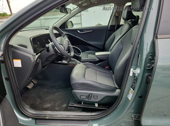 KNDCR3LE6P5060051 2023 KIA NIRO Green Սալոնի դիմացի տեսք